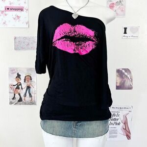 Y2K Black One-Shoulder Hot Pink Lip Graphic Top